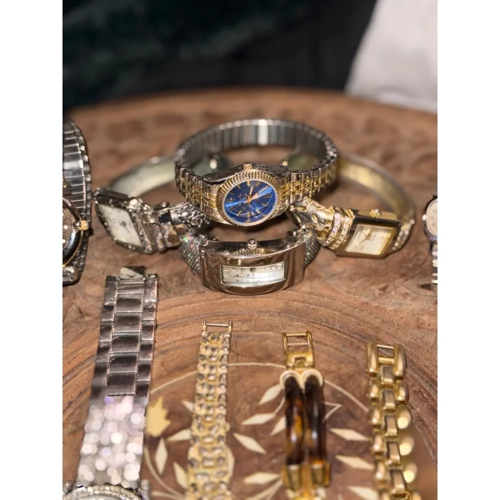 Vintage to modern watch lot